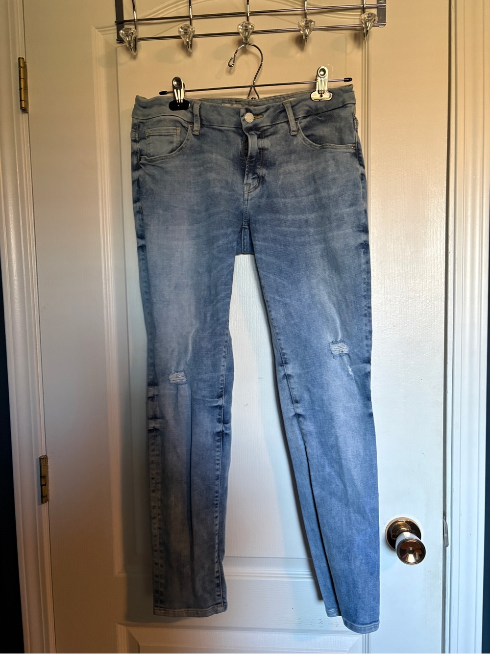 Guess Power Curvy Mid Skinny Jeans with Subtle Distress